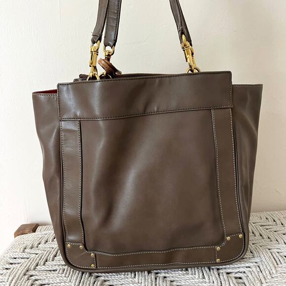 Chloe Dark Brown Leather Crossbody Bag with Gold Accents - Picture 3 of 16